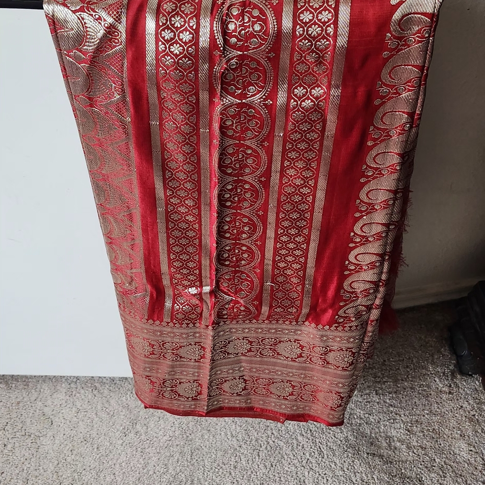 Luxurious Red and Gold Wedding Dress